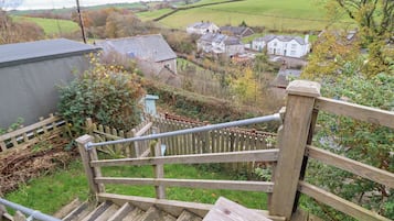 Cottage | Property grounds