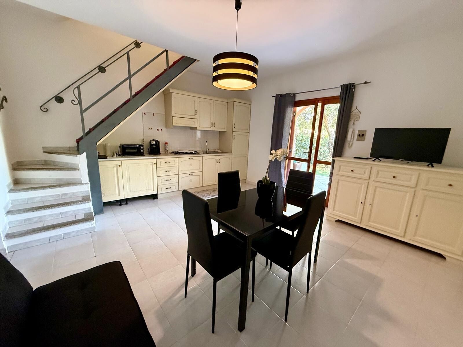 Ferienhaus | Wohnbereich | 43-Zoll-Flachbildfernseher mit Kabelempfang