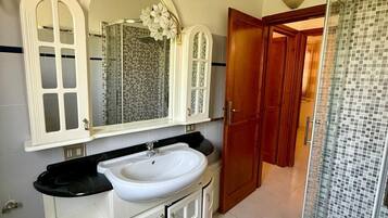 Ferienhaus | Badezimmer | Bidet