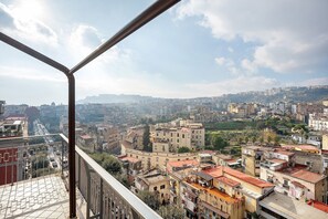 Property grounds - 'Di Palma Suite Doppia' Room with Shared Terrace, Wi-Fi and Air Conditioning (Napoli)