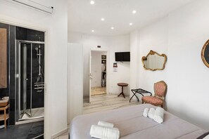 1 dormitori, planxa i posts de planxar, wifi i roba de llit 
