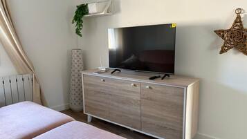 Ferros/tábuas de passar roupa, Wi-Fi, roupa de cama