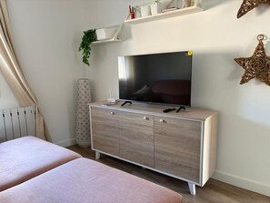 アイロン / アイロン台、WiFi、ベッドシーツ