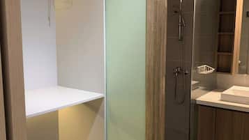 Bureau, espace de travail pour ordinateur portable, Wi-Fi gratuit