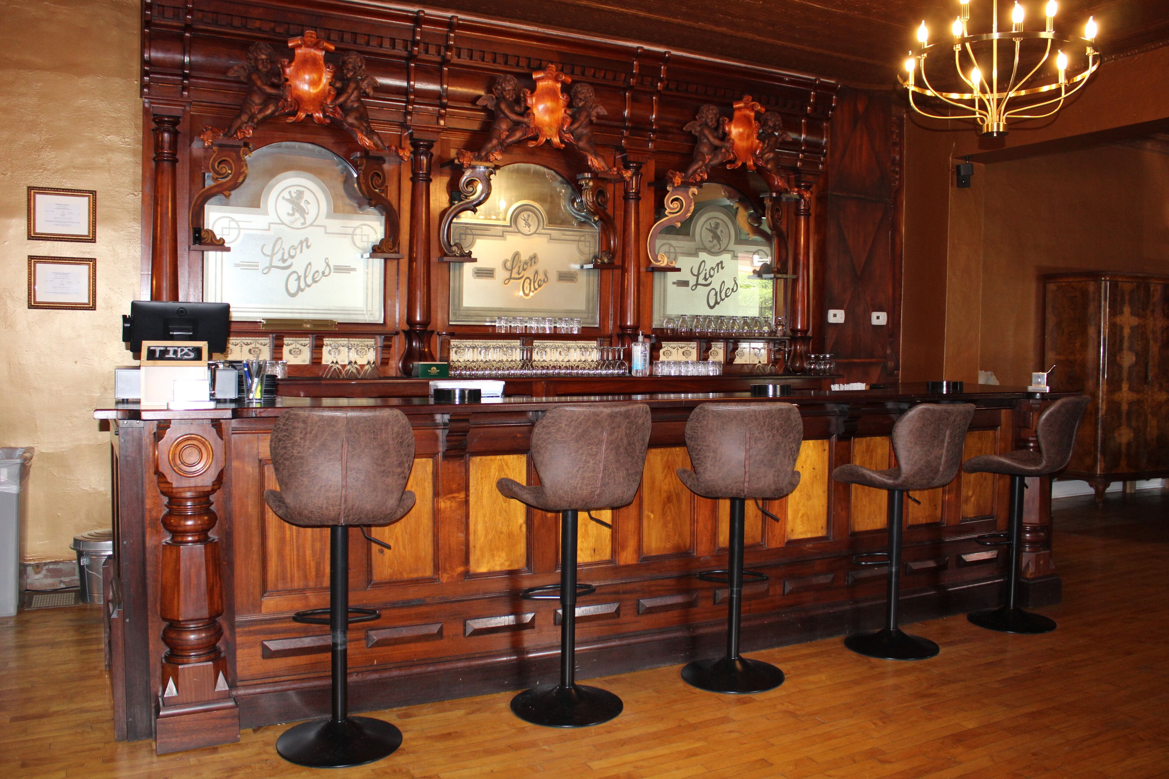 Bar (en la propiedad)