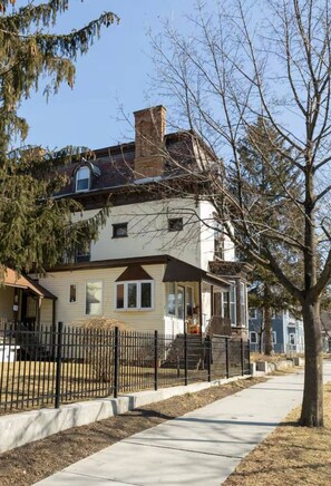 Exterior - Charming North Troy apartments by the River (Troy)