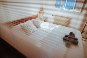 5 chambres, fer et planche à repasser, lit parapluie, Wi-Fi gratuit