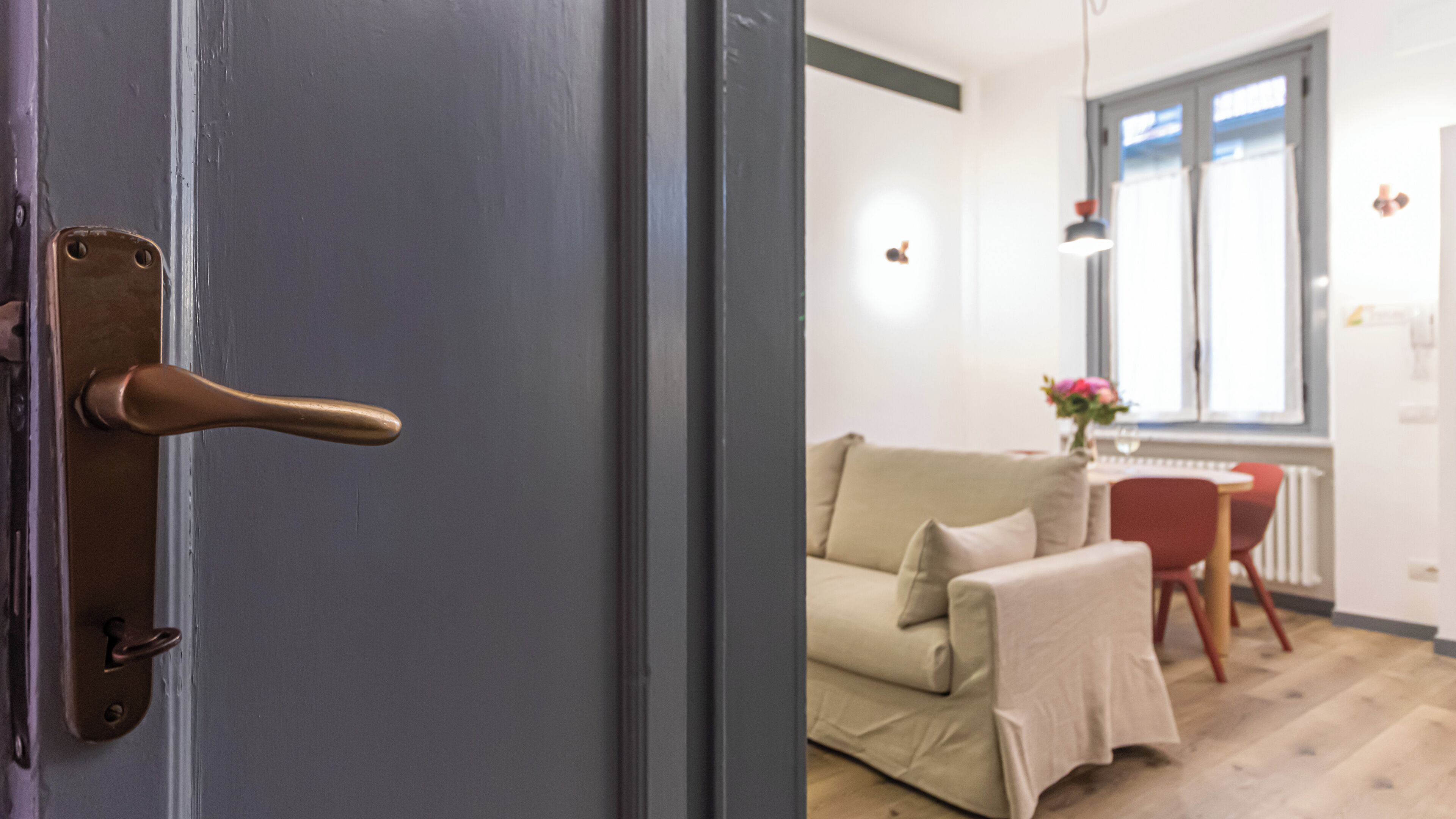 Classic Apartment (1 Bedroom) | Living area | 32-inch TV with cable channels