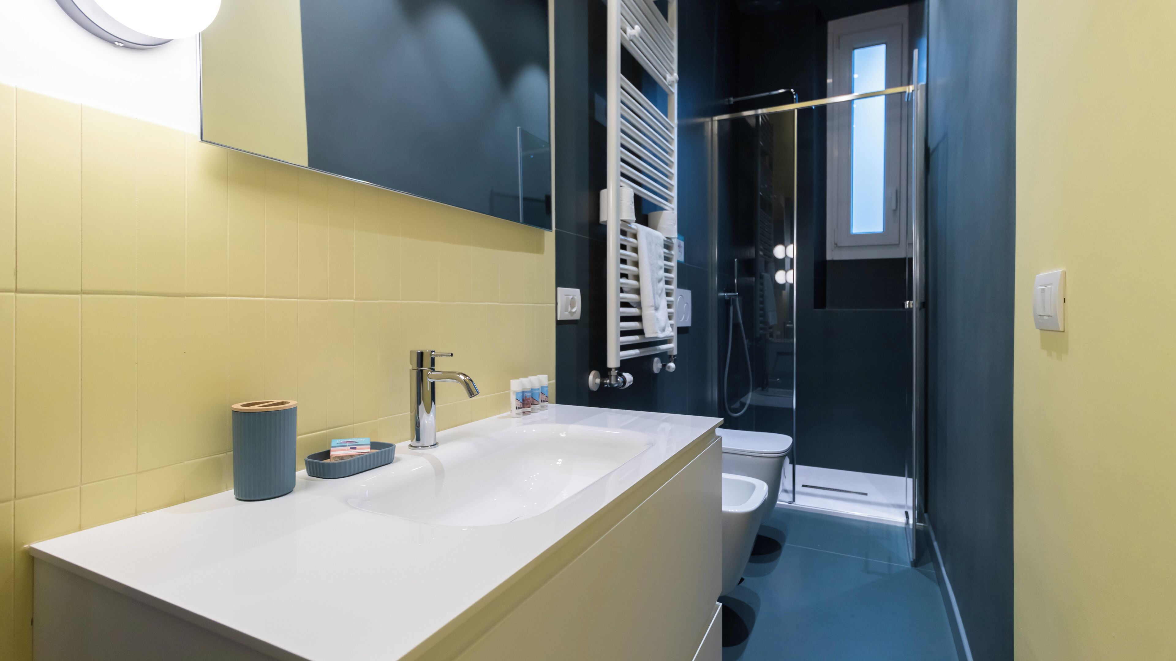 Classic Apartment (1 Bedroom) | Bathroom | Shower, bidet