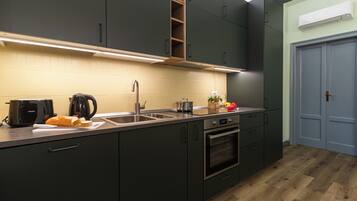 Classic-Apartment (1 Bedroom) | Eigene Küche | Mikrowelle, Ofen, Wasserkocher