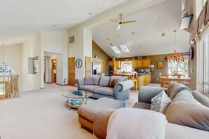 Televisión y chimenea 