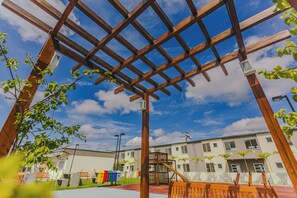 المنطقة المحيطة بالمنشأة