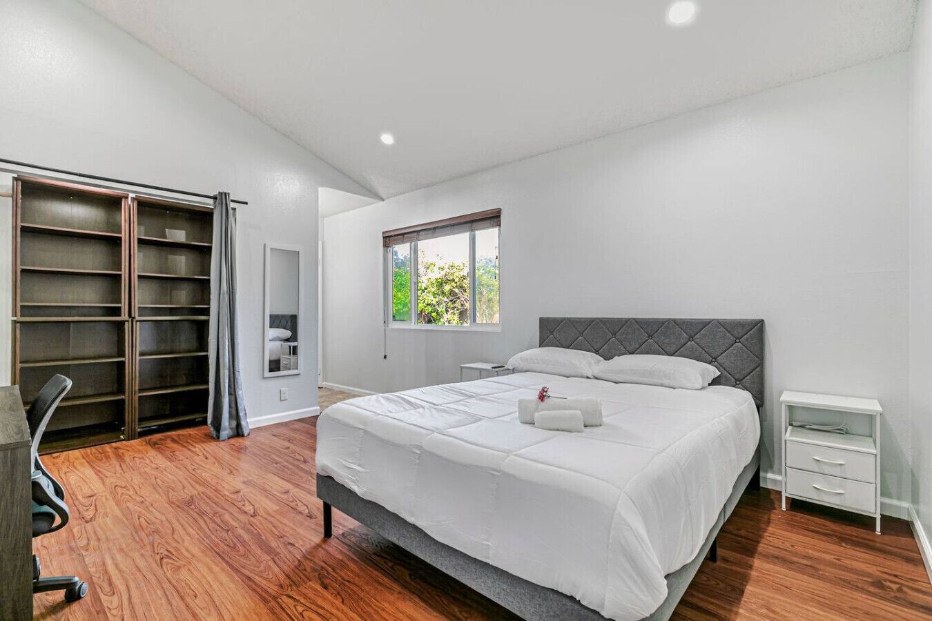 Schreibtisch, Bügeleisen/Bügelbrett, WLAN, Bettwäsche