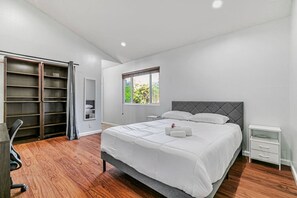 Schreibtisch, Bügeleisen/Bügelbrett, WLAN, Bettwäsche