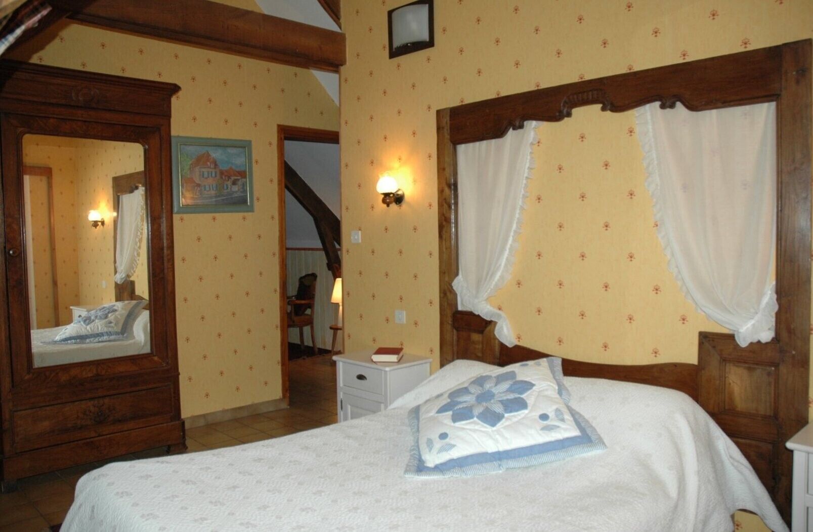 2 habitaciones, tabla de planchar con plancha, wifi y ropa de cama 