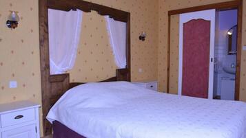 2 chambres, fer et planche Ă repasser, Wi-Fi, draps fournis