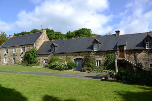 Country House “Gîte Nautilus” with Private Terrace, Shared Garden and Wi-Fi