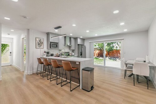 SJ Luxe 4BR Home | Sleeps 10