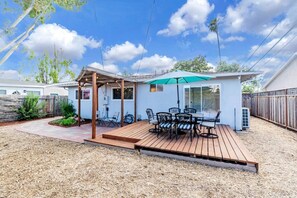 Outdoor dining - Cozy, central Santa Clara escape (Santa Clara)