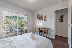 3 bedrooms, desk, iron/ironing board, WiFi
