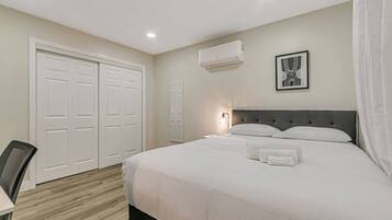 Desk, iron/ironing board, WiFi, bed sheets