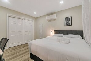 Schreibtisch, Bügeleisen/Bügelbrett, WLAN, Bettwäsche