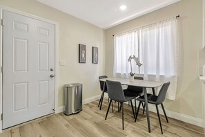 Dining - Modern Remodeled 2BR Gem in Prime Location (San Jose)