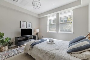 2 bedrooms, desk, iron/ironing board, WiFi