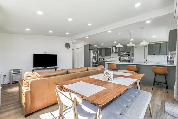 Interior - Luxury suite w/ private bath in Central Fremont (Fremont)