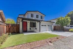 Exterior - Luxury Private Bedroom steps from DT Mt View (Mountain View)