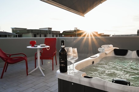 Comfort Apartment, Hot Tub (Afrodite) | Terrace/patio