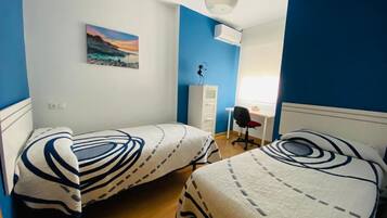 3 bedrooms, iron/ironing board, WiFi, bed sheets