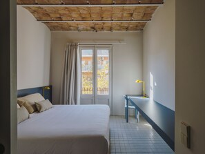 1 chambre, fer et planche à repasser, accès Internet, draps fournis