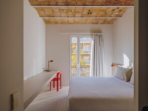 1 chambre, fer et planche à repasser, accès Internet, draps fournis