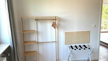 Deluxe-Apartment, 2 Schlafzimmer, Nichtraucher, KĂŒche | Schreibtisch, laptopgeeigneter Arbeitsplatz, VerdunkelungsvorhĂ€nge