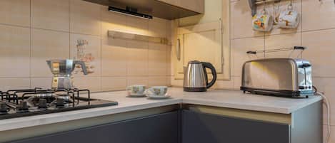 Basic-Apartment, Balkon | Eigene Küche | Espressomaschine, Wasserkocher