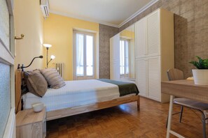 Apartamento básico, balcón | Tabla de planchar con plancha y wifi gratis