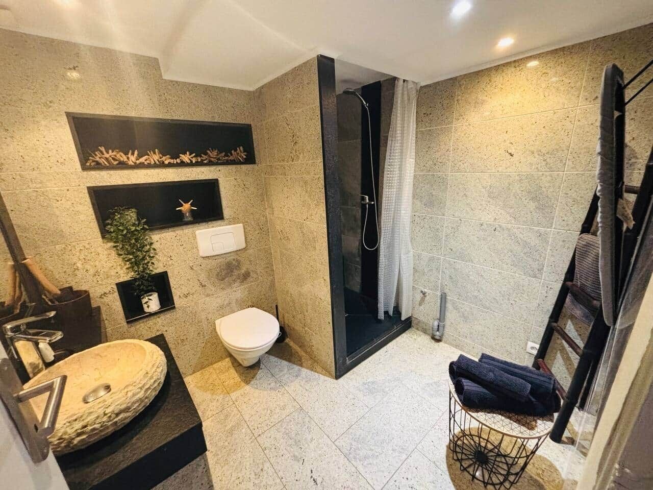 Ducha y secador de pelo