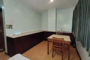 Room - Oftana Suites Cebu near Oakridge (Mandaue City)