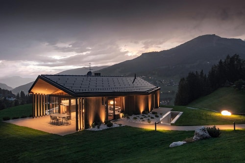 Chalet 'L Piz Dolomites' an der Skipiste 