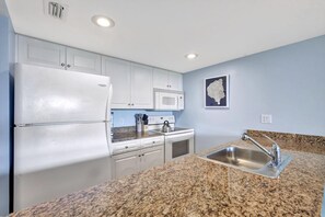 Fridge, microwave, oven, stovetop - Lofted Captiva Condo with Pool and Beach Access! (Captiva)