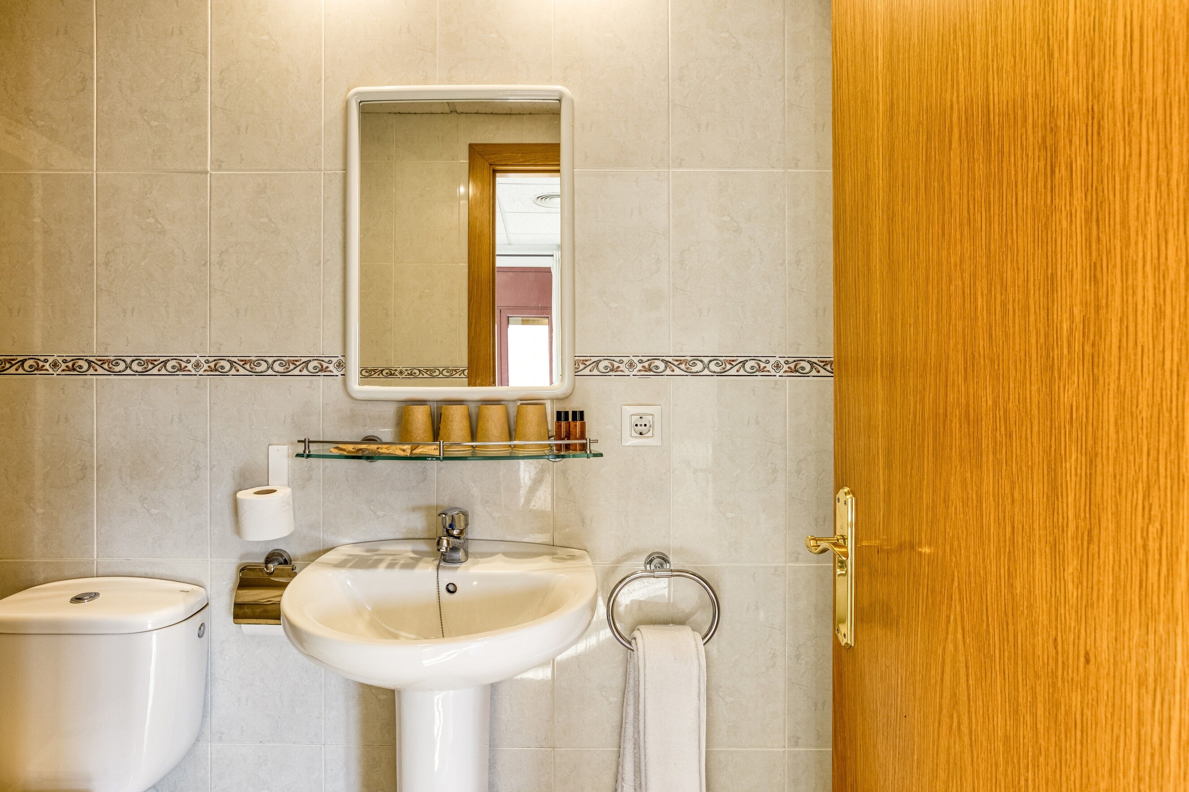 Een douche, handdoeken