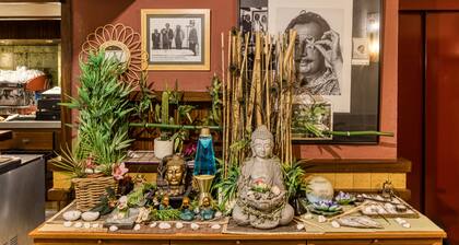 Bed and Breakfast 'Habitació Familiar' with Balcony, Wi-Fi, and Air Conditioning