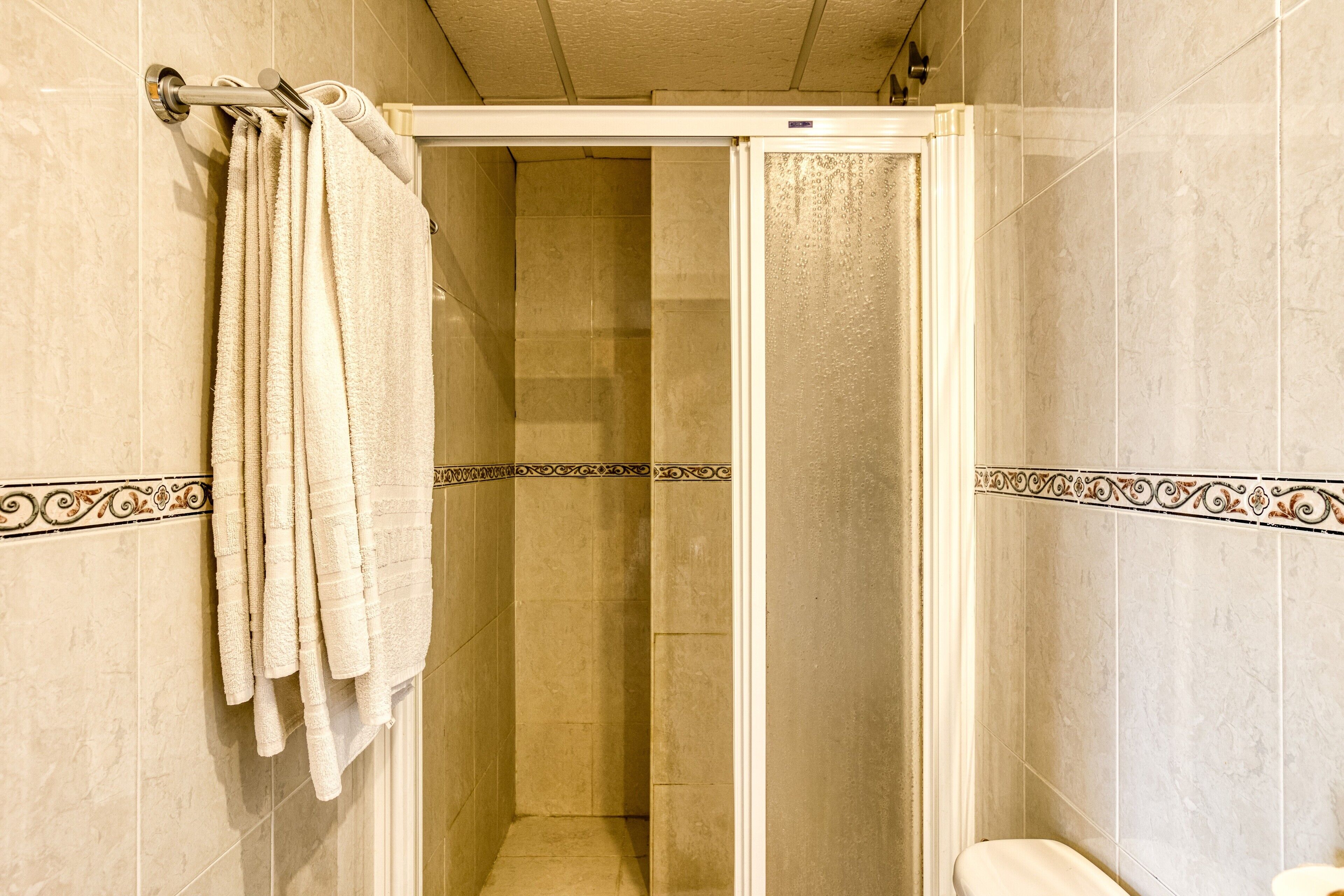 Douche, serviettes fournies