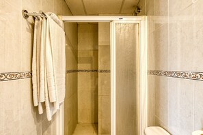 Shower, towels