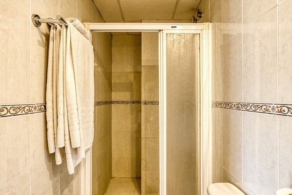 Shower, towels