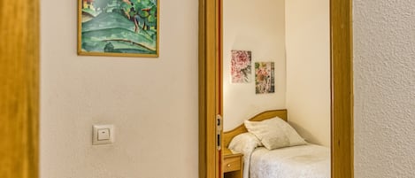 1 habitación, wifi y ropa de cama
