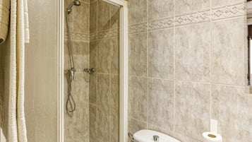 Douche, serviettes fournies