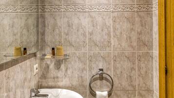 Douche, serviettes fournies