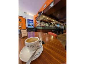 بار (في المنشاة)